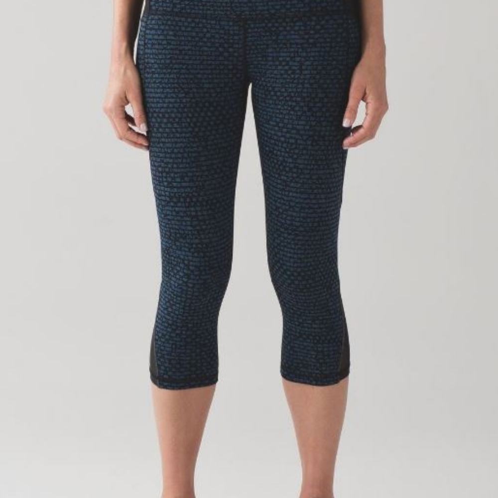 Lululemon Free Runner Crop (19") Size 8